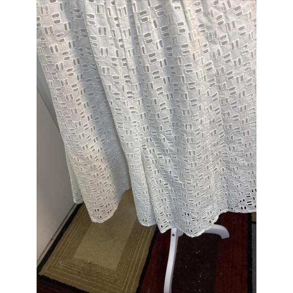 Anthropologie Women’s Eyelet Romper White Button Front Size 4 Missing Belt - Picture 10 of 15